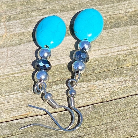 Faux turquoise beaded drop earrings - Picture 4 of 7